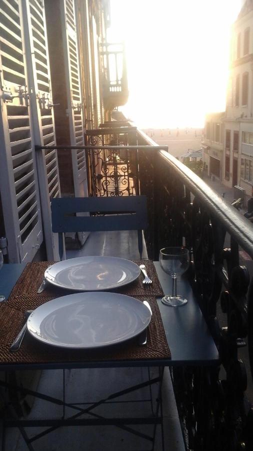 Trouville Centre 2 Pieces Balcon Sur Plage A 30 Metres Apartment Ngoại thất bức ảnh