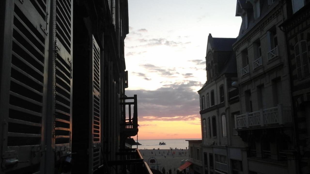 Trouville Centre 2 Pieces Balcon Sur Plage A 30 Metres Apartment Ngoại thất bức ảnh